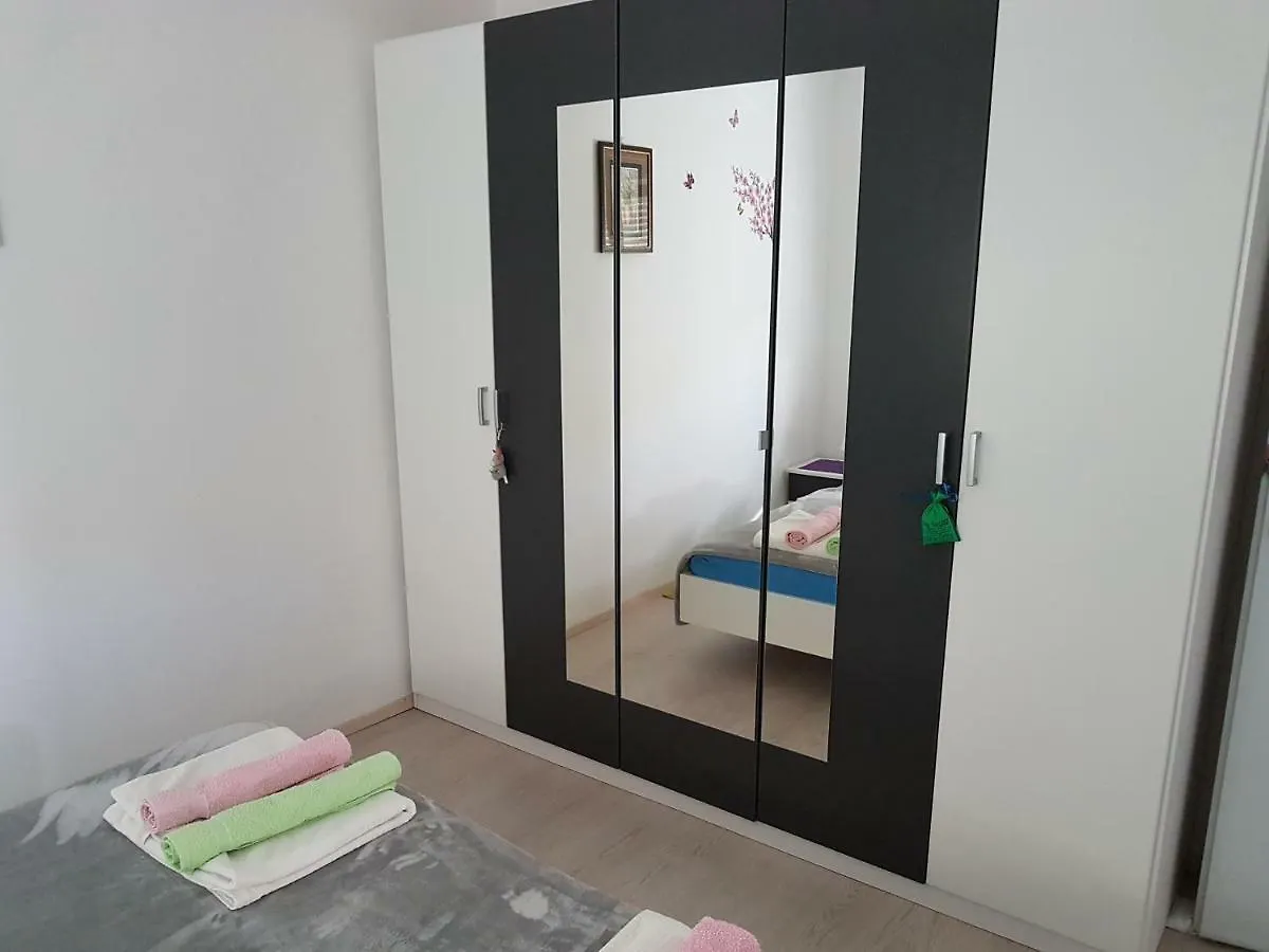 Apartment Mimosa Vir