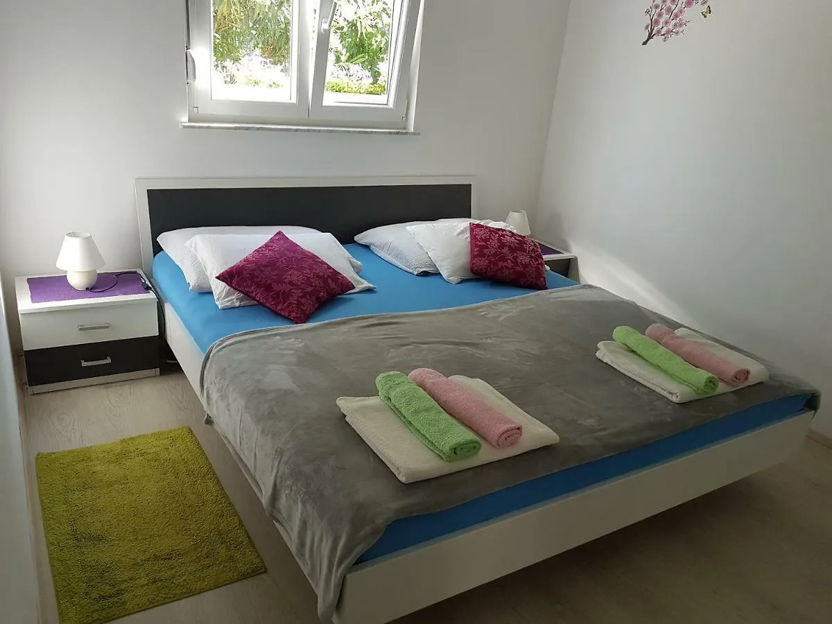 Apartment Mimosa Vir