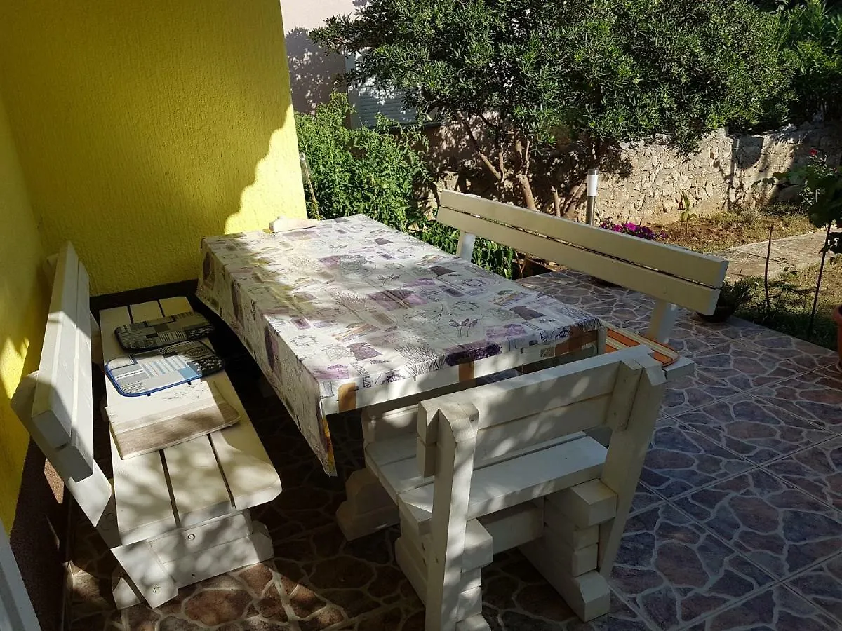 Apartment Mimosa Vir