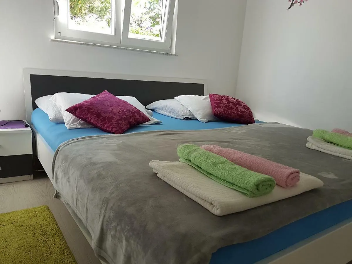 Apartment Mimosa Vir 0*,  Croatia